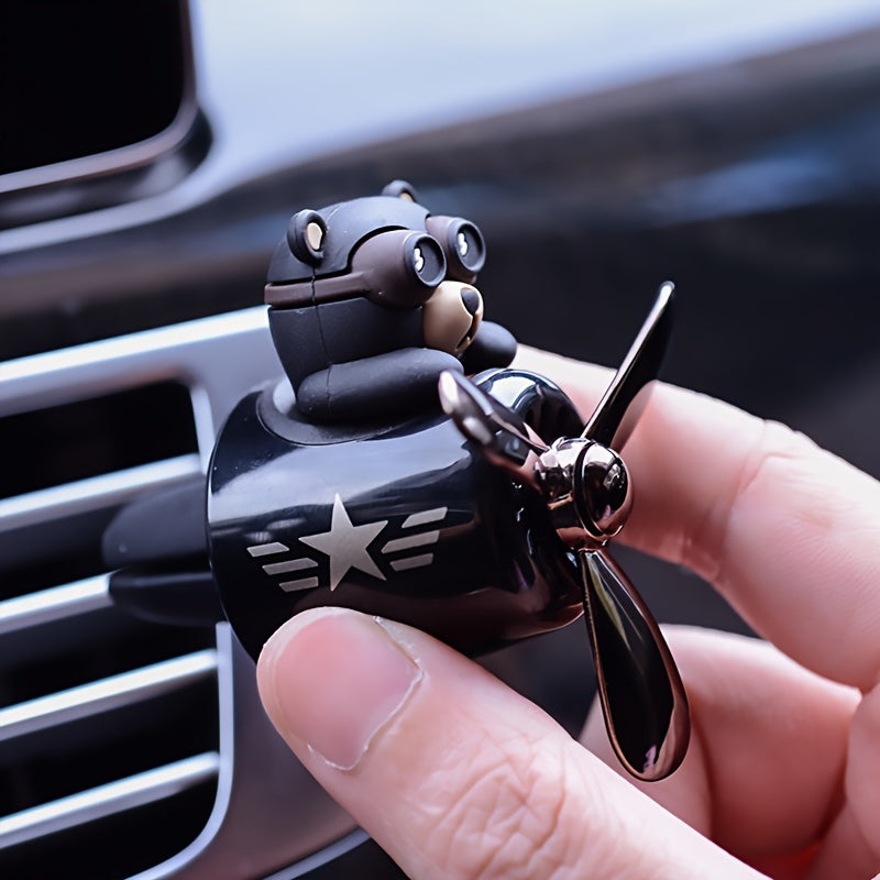 Odorizant auto magnetic cu design urs pilot și elice rotativă