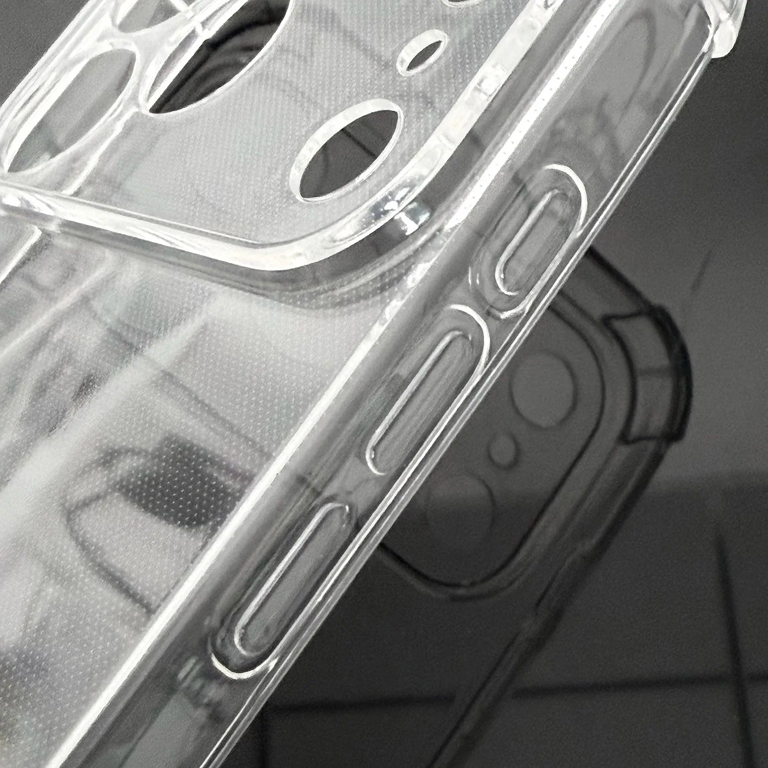 Husă transparentă antișoc pentru iPhone 17