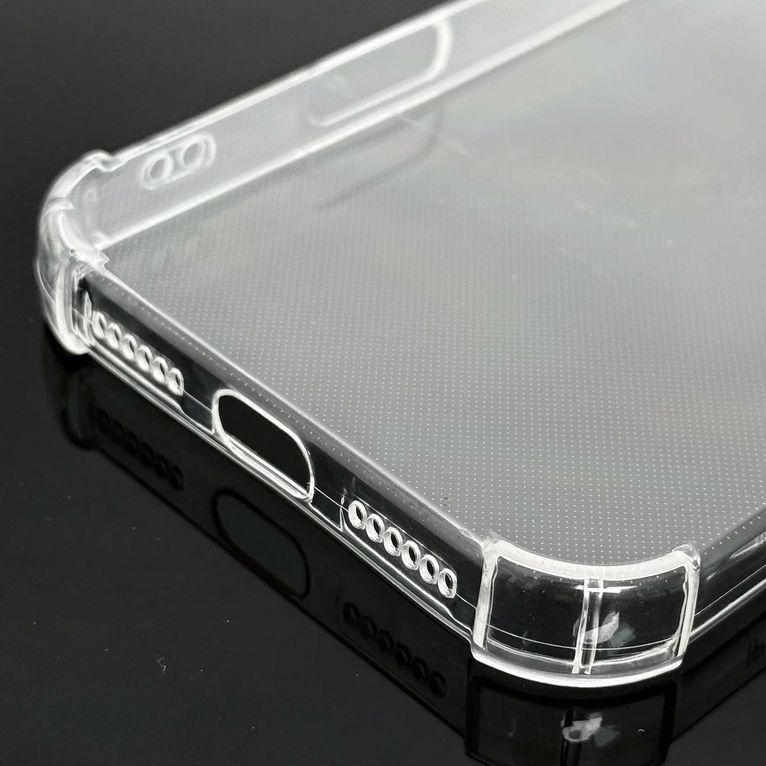 Husă transparentă antișoc pentru iPhone 17