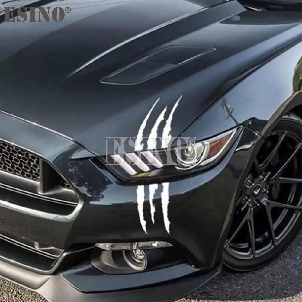 Sticker auto decorativ „Urme de gheare fantomă”
